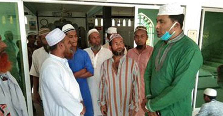 পাইকগাছার হরিঢালী পুলিশ ক্যাম্পের ইনচার্জ মনিরের করোনা সংক্রমণ রোধে মসজিদে প্রচারণা