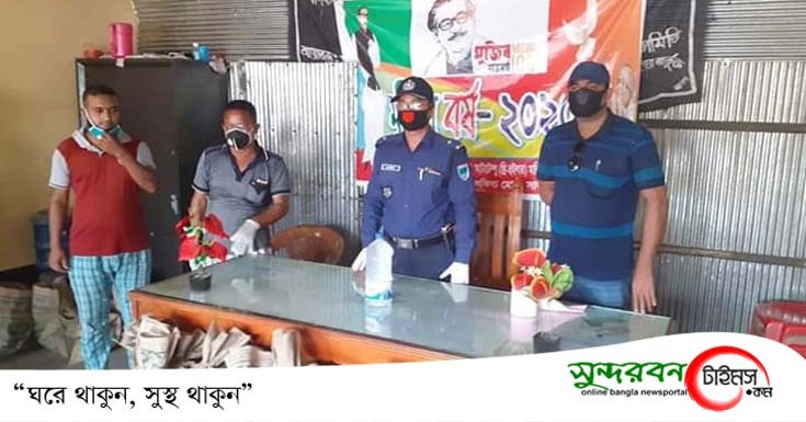 পাটকেলঘাটায় থ্রি হুইলার মালিক সমিতির উদ্যোগে ত্রান বিতরণ