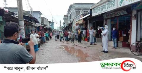 কালিগঞ্জে মাস্ক ব্যবহারকে বাধ্যতামূলক করেছেন এসিল্যান্ড সিফাত উদ্দিন