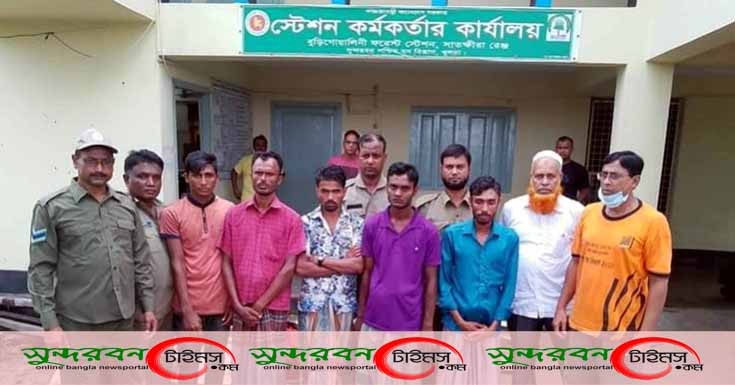 সুন্দরবনের গহিনে অবৈধ ভাবে মাছ ধরার সময় ৫ জেলে আটক