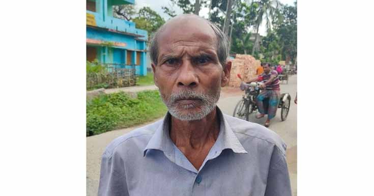 তালায় সমিতির সুদের টাকা না দেয়ায় বৃদ্ধকে ছুরিকাঘাত