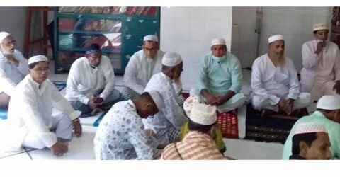 আশাশুনিতে সাংবাদিকের মায়ের রূহের মাগফিরাত কামনায় দোয়া
