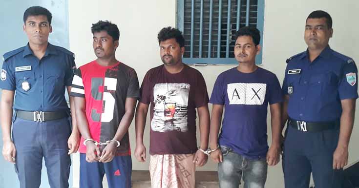 সাতক্ষীরায় ব্যাংকের সিল ও বিআরটিএ’র নকল রশিদসহ দালাল চক্রের ৩ সদস্য আটক