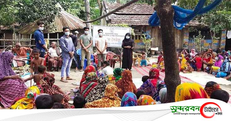 তালায় শিক্ষা ও স্বাস্থ্য সচেতনতায় ‘আমরা বন্ধু’র উঠান বৈঠক