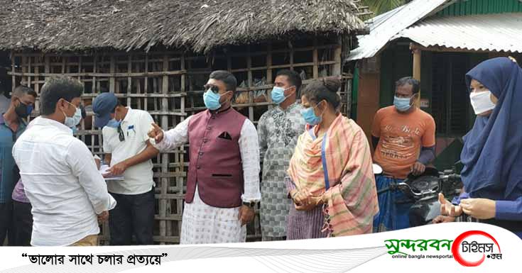 মাস্ক ব্যবহার বাধ্যতামূলক করতে কঠোর ভূমিকায় ইউএনও খালিদ হোসেন