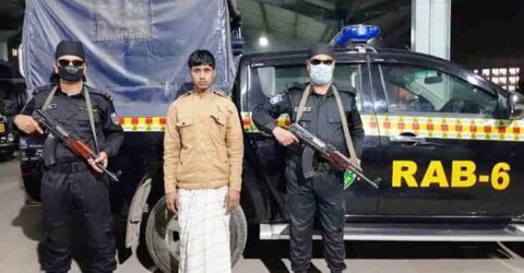 বাগেরহাটে র‌্যাবের হাতে ইয়াবা সহ ব্যবসায়ী আটক