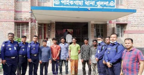 পাইকগাছায় আন্তঃ জেলা ডাকাত দলের ৬ সদস্য আটক