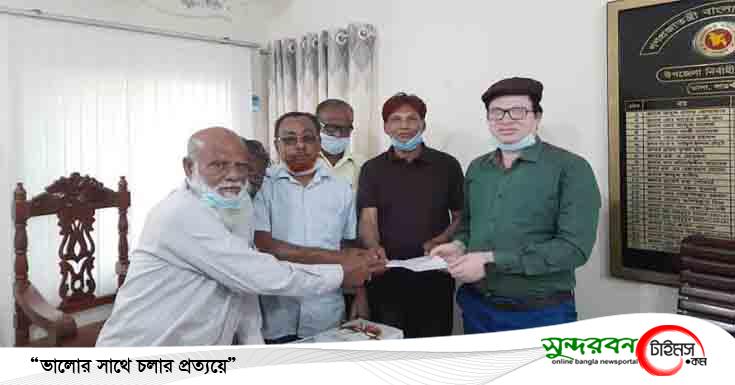 তালায় শালতা খনন কাজ সমাপ্ত করার দাবিতে স্মারকলিপি
