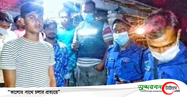 ডুমুরিয়ায় ইসলাম বিরোধী কমেন্ট করায় যুবক আটক।
