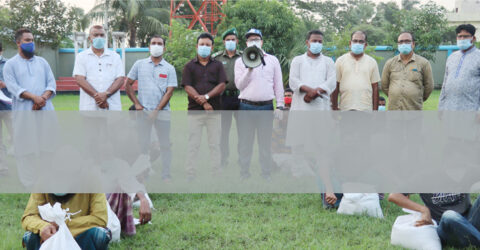 তালায় করোনায় কর্মহীন ১০০০ শ্রমিককে খাদ্য সহায়তা প্রদান
