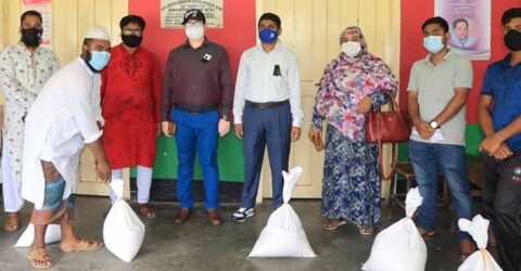 ৩৩৩ নম্বরে ফোন করে খাদ্য সহায়তা পেলেন তালার ২শ ৬টি পরিবার