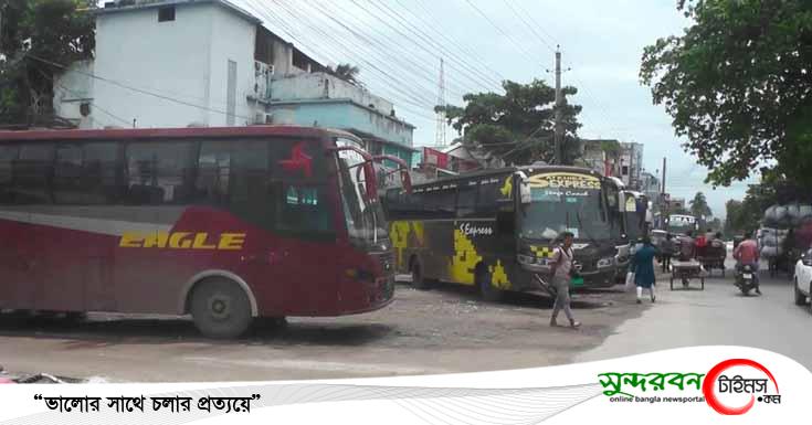 সাতক্ষীরা থেকে ঢাকাগামী দূরপাল্লার পরিবহন চলাচল বন্ধ