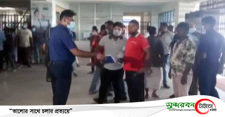 শ্যামনগরে ছিনতাইকারীদের গুলিতে মামুন হোসেন নামে এক যুবক গুলিবিদ্ধ