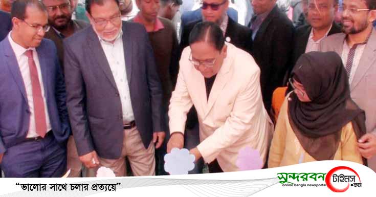 বাহারি পিঠার স্বাদ-গন্ধ নিয়ে সাতক্ষীরায় পিঠা উৎসব অনুষ্ঠিত